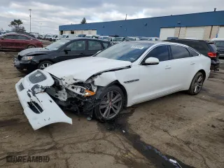 2012 Jaguar XJ with VIN SAJWA2GB2CLV29500, listed as a Copart auction lot 82623534 with 112,957 mi miles and Clean Title. Bid and sale history available at carsss.com. Image 1.
