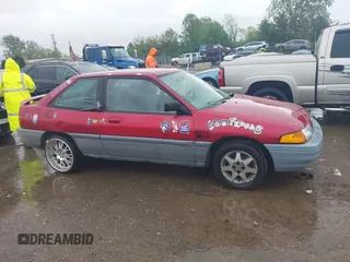 1995 Ford Escort z VIN 1FASP11J5SW107553, wystawiony jako IAAI lot #42202877 z przebiegiem 76 751 mil mil oraz . Historia ofert i sprzedaży dostępna na DreamBid. Obrazek 13.