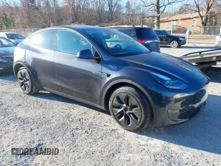 2024 Tesla Model Y Long Range with VIN 7SAYGDEE7RF199673, listed as a IAAI auction lot 41263305 with 3,137 mi miles and . Bid and sale history available at DreamBid. Image 1.