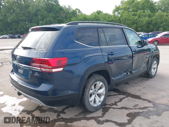 2020 Volkswagen Atlas SE with VIN 1V2LR2CA3LC504532, listed as a IAAI auction lot 42319148 with 113,745 mi miles and . Bid and sale history available at DreamBid. Image 4.
