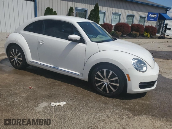 2013 Volkswagen Beetle 2.5L with VIN 3VWJP7ATXDM662072, listed as a Copart auction lot 52197655 with 86,725 mi miles and Non Repairable. Bid and sale history available at DreamBid. Image 4.