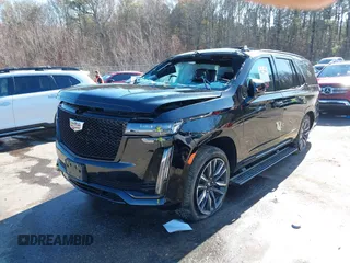 2024 Cadillac Escalade 4WD Sport Platinum z VIN 1GYS4GKL3RR339867, wystawiony jako IAAI lot #41172901 z przebiegiem Nie podano mil oraz . Historia ofert i sprzedaży dostępna na DreamBid. Obrazek 2.