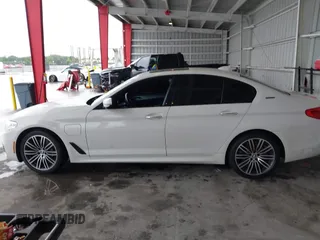 2018 BMW 5 Series 530e с VIN WBAJA9C57JB249475, выставлен на аукционе IAAI как лот 42232097 с пробегом 107 341 миль миль и . История ставок и продаж доступна на DreamBid. Изображение 14.