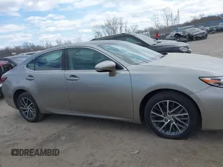 2018 Lexus ES with VIN 58ABK1GG4JU087587, listed as a IAAI auction lot 41869620 with 41,792 mi miles. Bid and sale history available at carsss.com. Image 13.