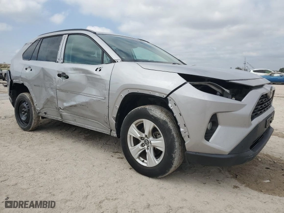 2020 Toyota RAV4 XLE with VIN 2T3W1RFV1LC073250, listed as a Copart auction lot 52555405 with 40,998 mi miles and Clean Title. Bid and sale history available at carsss.com. Image 4.