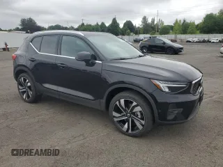 2025 Volvo XC40 Plus Bright Theme with VIN YV4L12UE8S2505476, listed as a Copart auction lot 59005825 with 2,886 mi miles and Clean title. Bid and sale history available at DreamBid. Image 4.