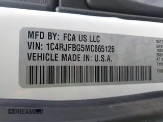 2021 Jeep Grand Cherokee Limited with VIN 1C4RJFBG5MC665126, listed as a IAAI auction lot 42277069 with 114,232 mi miles and . Bid and sale history available at DreamBid. Image 9.