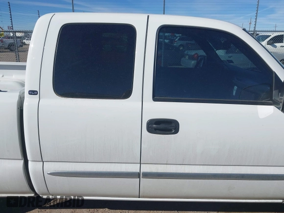 2004 GMC Sierra 1500 SLE with VIN 2GTEC19T541177492, listed as a IAAI auction lot 41482951 with 75,153 mi miles and . Bid and sale history available at DreamBid. Image 13.