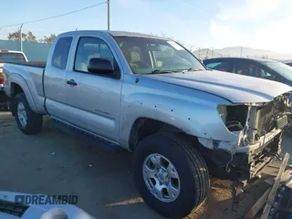 2006 Toyota Tacoma PreRunner with VIN 5TETU62N66Z288578, listed as a IAAI auction lot 41621029 with 205,180 mi miles. Bid and sale history available at carsss.com. Image 1.