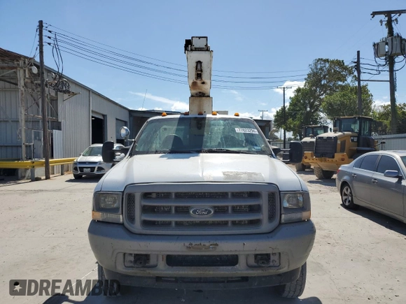 2003 Ford F-450 with VIN 1FDXF47P43EC43305, listed as a Copart auction lot 77823294 with 204,810 mi miles and Clean title. Bid and sale history available at DreamBid. Image 5.