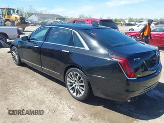 2017 Cadillac CT6 Luxury AWD z VIN 1G6KD5RS5HU133097, wystawiony jako IAAI lot #42144553 z przebiegiem 167 460 mil mil oraz . Historia ofert i sprzedaży dostępna na DreamBid. Obrazek 3.