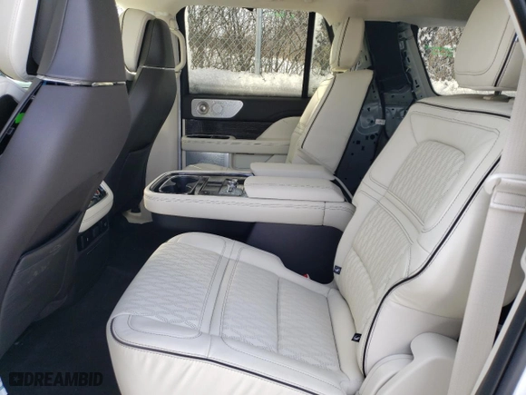 2021 Lincoln Navigator L Black Label with VIN 5LMJJ3TTXMEL00316, listed as a Copart auction lot 44690355 with 20,296 mi miles and Salvage Title. Bid and sale history available at carsss.com. Image 11.