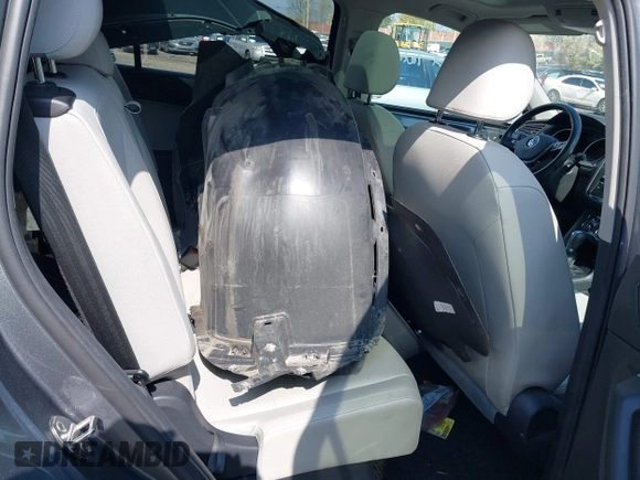 2019 Volkswagen Tiguan SE with VIN 3VV2B7AX5KM198454, listed as a IAAI auction lot 42033410 with 64,381 mi miles and . Bid and sale history available at DreamBid. Image 8.