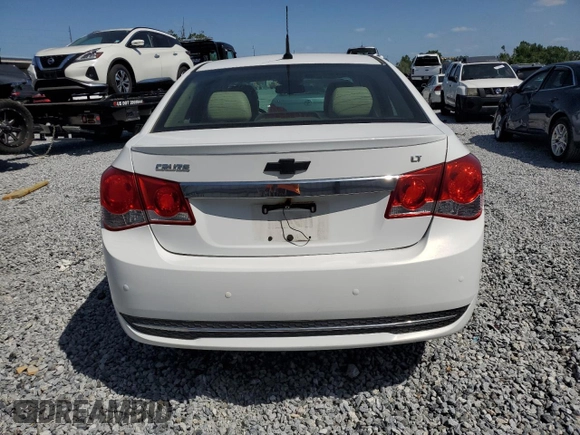 2014 Chevrolet Cruze 2LT z VIN 1G1PE5SB8E7238813, wystawiony jako Copart lot #54631475 z przebiegiem 130 776 mil mil oraz Czysty tytuł • Clean title. Historia ofert i sprzedaży dostępna na DreamBid. Obrazek 6.