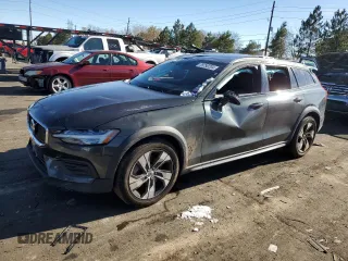 2020 Volvo V60 Cross Country with VIN YV4102WK1L1037868, listed as a Copart auction lot 79750204 with 74,552 mi miles and Salvage Title. Bid and sale history available at carsss.com. Image 1.