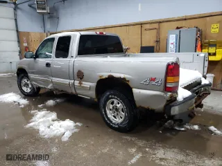 2000 Chevrolet Silverado 1500 LS with VIN 2GCEK19T1Y1377035, listed as a Copart auction lot 45274635 with 0 mi miles and Clean Title. Bid and sale history available at carsss.com. Image 2.