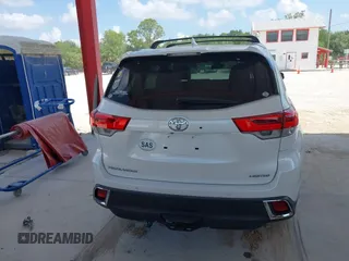 2018 Toyota Highlander Limited with VIN 5TDYZRFH8JS235979, listed as a IAAI auction lot 42324061 with 60,230 mi miles and . Bid and sale history available at DreamBid. Image 16.