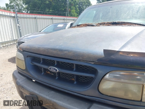 1999 Ford Explorer Sport z VIN 1FMYU22X1XUB45978, wystawiony jako IAAI lot #42631114 z przebiegiem 206 634 mil mil oraz . Historia ofert i sprzedaży dostępna na DreamBid. Obrazek 6.
