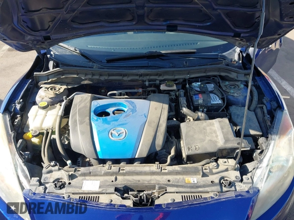 2013 Mazda 3 i Touring z VIN JM1BL1L81D1708796, wystawiony jako IAAI lot #42179958 z przebiegiem 95 467 mil mil oraz . Historia ofert i sprzedaży dostępna na DreamBid. Obrazek 10.