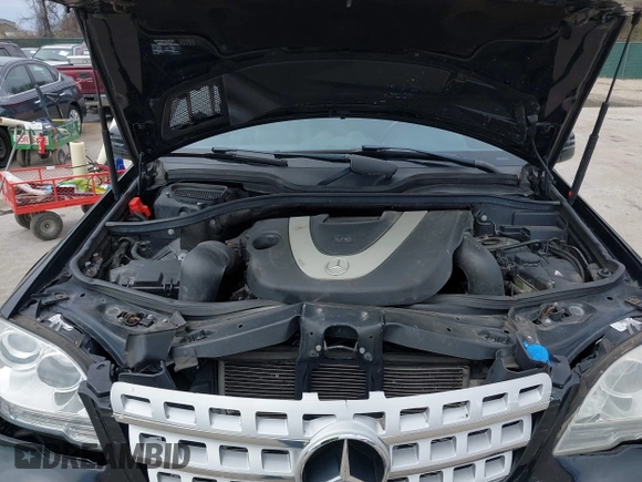 2011 Mercedes-Benz M 350 z VIN 4JGBB8GB1BA723079, wystawiony jako IAAI lot #41951237 z przebiegiem 182 577 mil mil oraz . Historia ofert i sprzedaży dostępna na DreamBid. Obrazek 10.