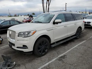 2023 Lincoln Navigator L Reserve with VIN 5LMJJ3LG8PEL11662, listed as a Copart auction lot 89001225 with 19,332 mi miles and Salvage Title. Bid and sale history available at carsss.com. Image 1.