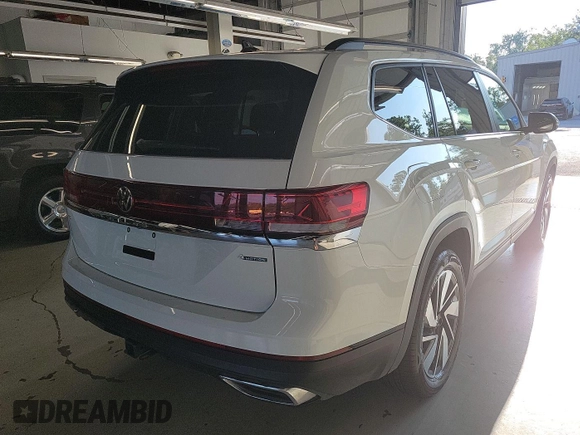 2024 Volkswagen Atlas SE with VIN 1V2HR2CA0RC565397, listed as a IAAI auction lot 42850634 with 20,499 mi miles and . Bid and sale history available at DreamBid. Image 22.
