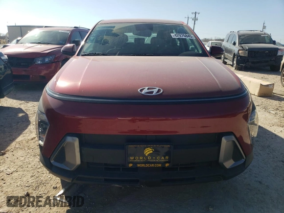 2025 Hyundai Kona SE with VIN KM8HA3AB9SU216583, listed as a Copart auction lot 42976845 with 731 mi miles and Salvage Title. Bid and sale history available at DreamBid. Image 5.