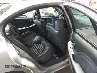 2000 Pontiac Bonneville SLE z VIN 1G2HY54K8Y4266136, wystawiony jako IAAI lot #37856460 z przebiegiem 190 979 mil mil oraz . Historia ofert i sprzedaży dostępna na DreamBid. Obrazek 8.