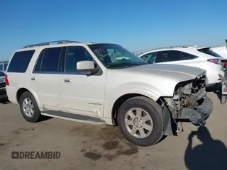 2004 Lincoln Navigator Luxury z VIN 5LMFU27R04LJ40304, wystawiony jako IAAI lot #42212537 z przebiegiem 157 014 mil mil oraz . Historia ofert i sprzedaży dostępna na DreamBid. Obrazek 14.