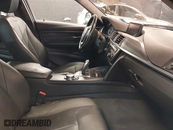 2014 BMW 3 Series 328i xDrive с VIN WBA3B5G59ENS06561, выставлен на аукционе IAAI как лот 42370078 с пробегом 101 877 миль миль и . История ставок и продаж доступна на DreamBid. Изображение 5.