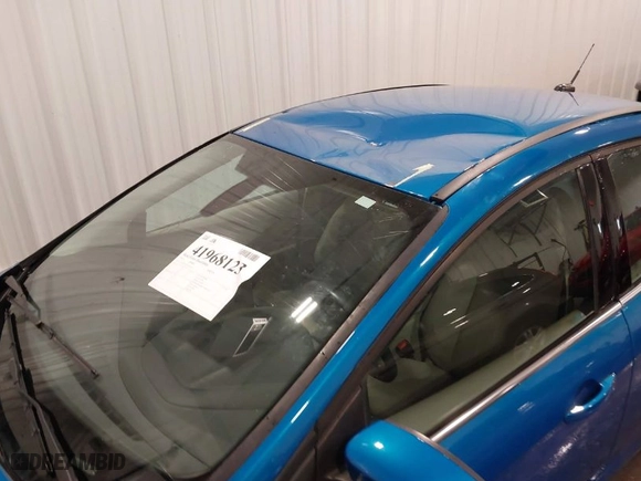 2012 Ford Focus SEL with VIN 1FAHP3H21CL451033, listed as a IAAI auction lot 41968123 with 39,796 mi miles. Bid and sale history available at carsss.com. Image 6.