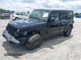 2024 Jeep Wrangler Sport S z VIN 1C4PJXDN6RW123452, wystawiony jako IAAI lot #42382840 z przebiegiem 17 234 mil mil oraz . Historia ofert i sprzedaży dostępna na DreamBid. Obrazek 17.