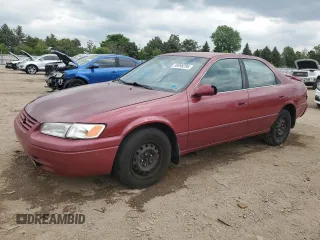 1998 Toyota Camry LE z VIN JT2BG22K6W0179063, wystawiony jako Copart lot #56998295 z przebiegiem 251 129 mil mil oraz Szkoda całkowita • Salvage title. Historia ofert i sprzedaży dostępna na DreamBid. Obrazek 1.
