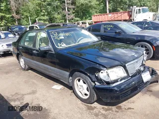 1998 Mercedes-Benz S-Class with VIN WDBGA33G4WA391919, listed as a IAAI auction lot 40139391 with 99,744 mi miles. Bid and sale history available at carsss.com. Image 1.
