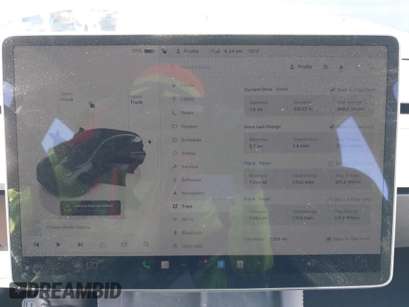2024 Tesla Model Y z VIN 7SAYGDED4RF115252, wystawiony jako IAAI lot #42302658 z przebiegiem 7 365 mil mil oraz . Historia ofert i sprzedaży dostępna na DreamBid. Obrazek 7.
