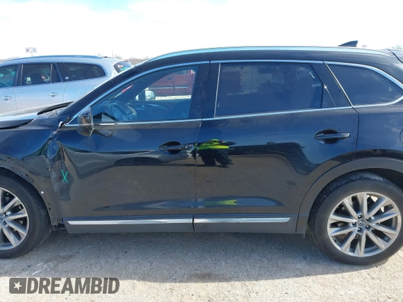 2017 Mazda CX-9 Grand Touring with VIN JM3TCBDYXH0131388, listed as a IAAI auction lot 41252943 with 61,027 mi miles. Bid and sale history available at carsss.com. Image 14.