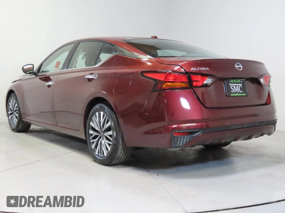2025 Nissan Altima SV with VIN 1N4BL4DVXSN343097, listed as a Copart auction lot 50947475 with 4,927 mi miles and Clean Title. Bid and sale history available at carsss.com. Image 4.