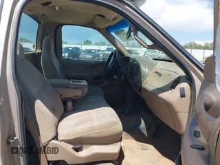 1998 Ford F-150 с VIN 1FTZF18W1WKB05728, выставлен на аукционе IAAI как лот 42467863 с пробегом 172 044 миль миль и . История ставок и продаж доступна на DreamBid. Изображение 5.