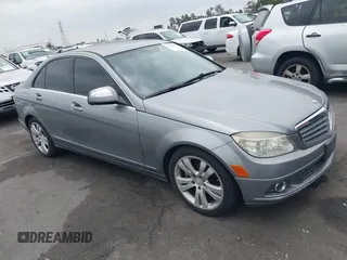 2009 Mercedes-Benz C 300 Sport z VIN WDDGF54X29F237428, wystawiony jako IAAI lot #42433378 z przebiegiem 167 457 mil mil oraz . Historia ofert i sprzedaży dostępna na DreamBid. Obrazek 1.