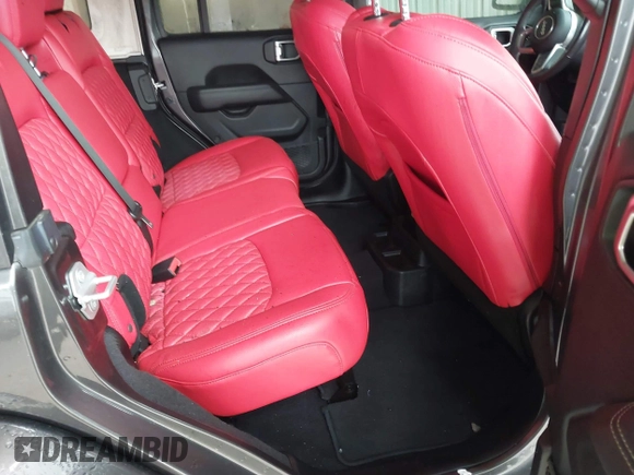2019 Jeep Wrangler Unlimited Sahara with VIN 1C4HJXEG7KW661801, listed as a IAAI auction lot 40848731 with Not provided miles and . Bid and sale history available at DreamBid. Image 8.