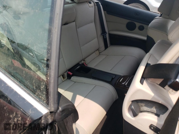 2012 BMW 3 Series 328i z VIN WBADW3C5XCE823421, wystawiony jako Copart lot #71352964 z przebiegiem 82 388 mil mil oraz Nie do naprawy • Non repairable. Historia ofert i sprzedaży dostępna na DreamBid. Obrazek 10.