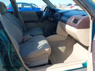 2001 Subaru Forester L with VIN JF1SF63561G719978, listed as a IAAI auction lot 41993814 with 208,781 mi miles. Bid and sale history available at carsss.com. Image 5.