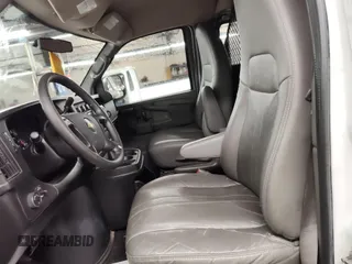 2012 Chevrolet Express Cargo z VIN 1GCSGAFXXC1137699, wystawiony jako IAAI lot #42534166 z przebiegiem 249 234 mil mil oraz . Historia ofert i sprzedaży dostępna na DreamBid. Obrazek 3.
