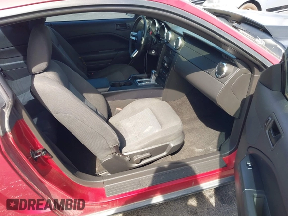 2006 Ford Mustang Standard with VIN 1ZVFT80N765234950, listed as a IAAI auction lot 42036111 with 187,884 mi miles. Bid and sale history available at carsss.com. Image 5.