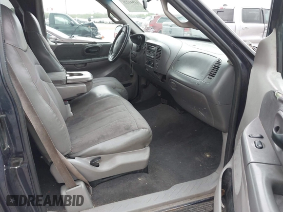 2000 Ford F-150 XL with VIN 1FTRX17L0YKA68579, listed as a IAAI auction lot 41941226 with 1 mi miles. Bid and sale history available at carsss.com. Image 5.