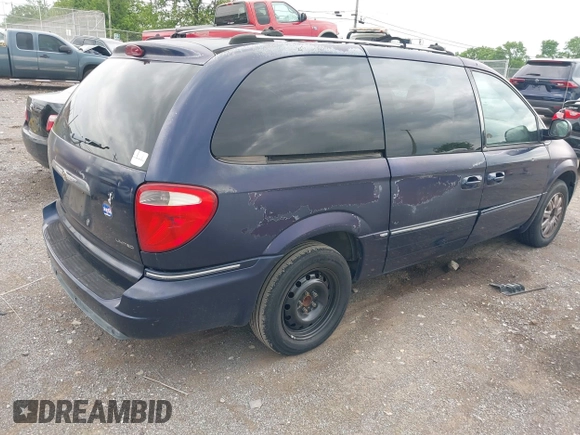2005 Chrysler Town & Country Limited with VIN 2C8GP64L75R365241, listed as a IAAI auction lot 42147460 with 255,540 mi miles. Bid and sale history available at carsss.com. Image 4.