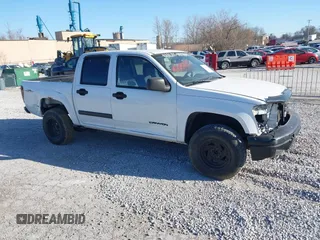 2005 GMC Canyon 1SE SLE Z71 with VIN 1GTDS136258111482, listed as a IAAI auction lot 41768376 with 300,079 mi miles. Bid and sale history available at carsss.com. Image 1.