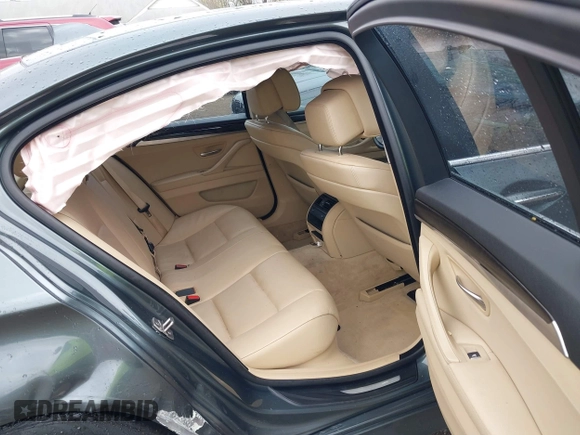 2013 BMW 5 Series 528i xDrive with VIN WBAXH5C56DDW13425, listed as a IAAI auction lot 41927530 with 120,847 mi miles. Bid and sale history available at carsss.com. Image 8.