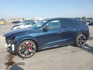 2024 Audi RS Q8 z VIN WU1ARBF17RD005713, wystawiony jako Copart lot #65472944 z przebiegiem 1249 mil mil oraz Szkody całkowita. Historia ofert i sprzedaży dostępna na DreamBid. Obrazek 1.