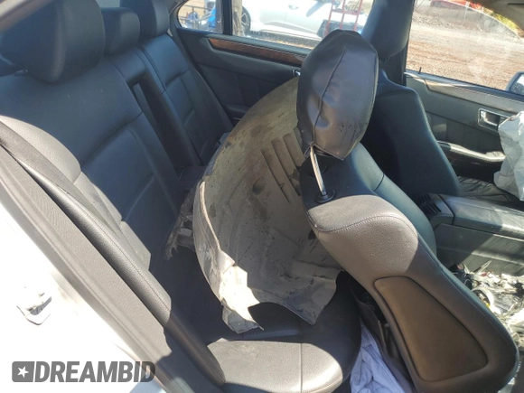 2010 Mercedes-Benz E 350 Luxury с VIN WDDHF5GB6AA205765, выставлен на аукционе Copart как лот 56572625 с пробегом Не указан миль и Списание • Salvage title. История ставок и продаж доступна на DreamBid. Изображение 10.